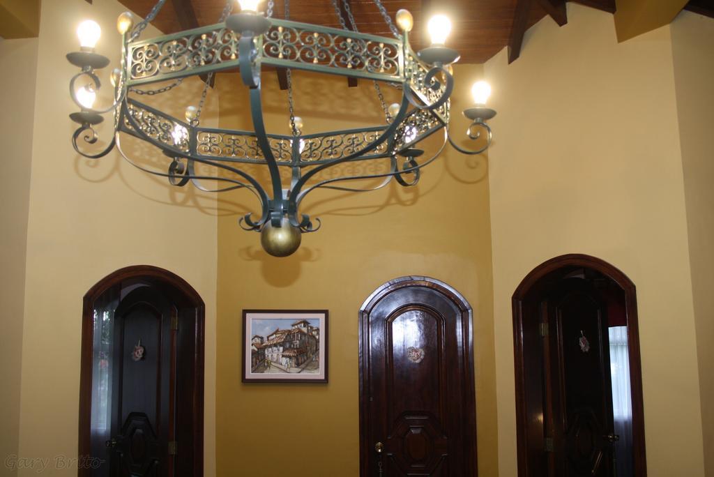 Hostal Saint Mary'S Tababela Extérieur photo